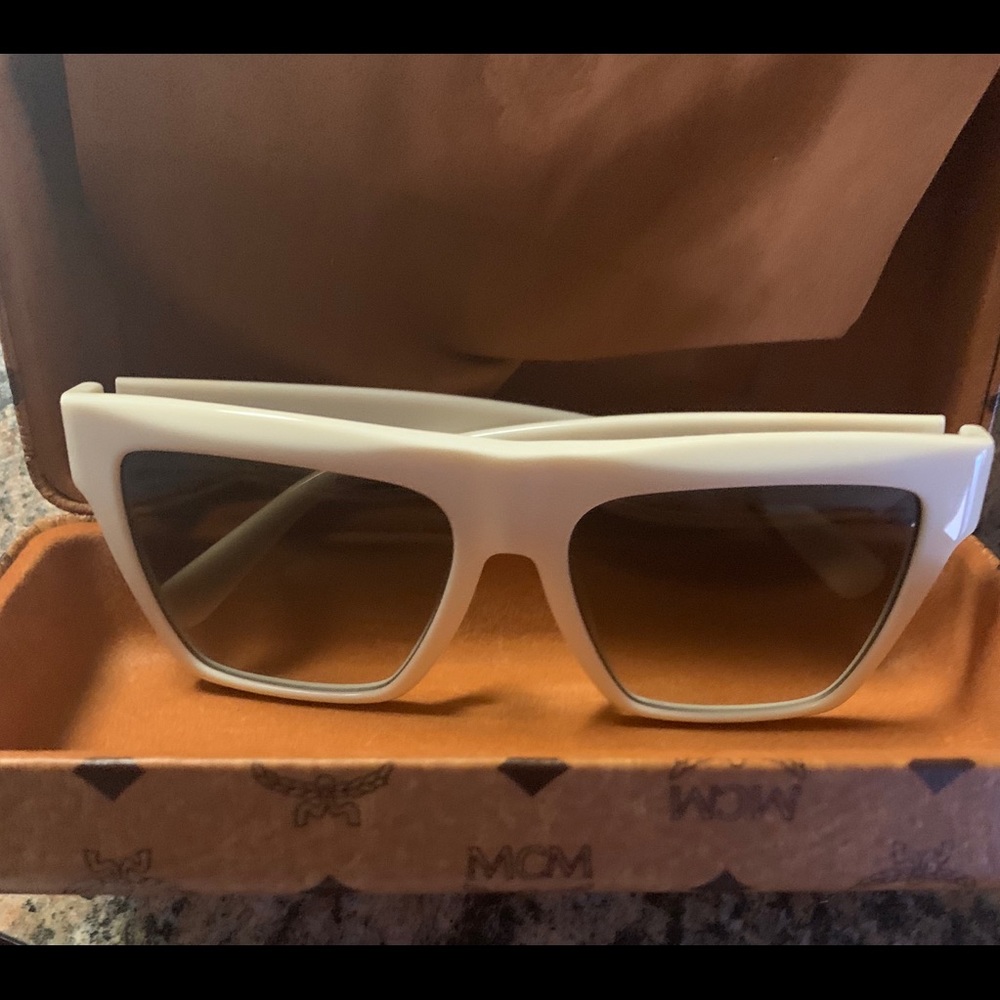 Authentic Sunglasses MCM 6015A 103 55O17 140